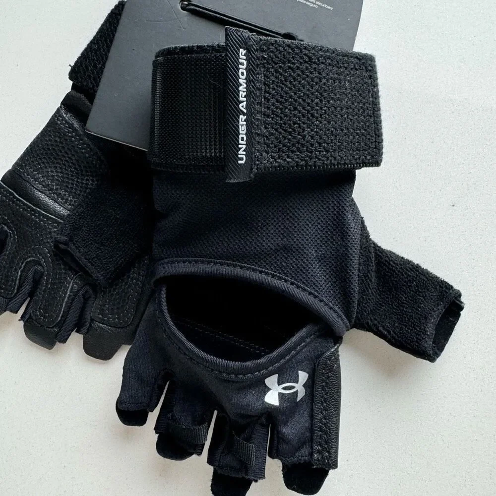 NWT Under Armour Womens Black Weightlifting Training Half Finger Gloves Sz Small